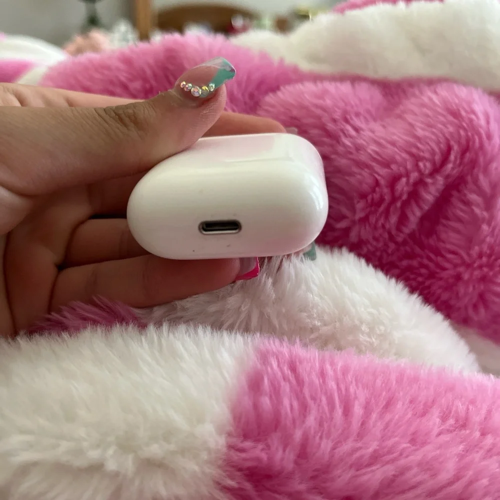 Apple AirPods with Charging Case